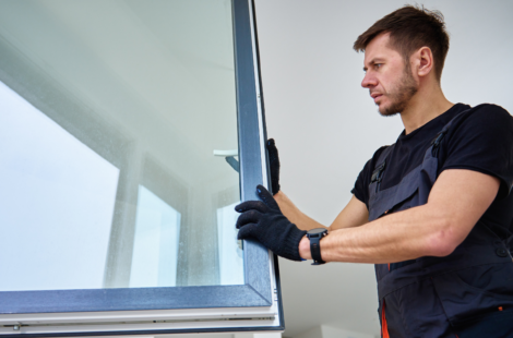 Contact Glass Repairs 24/7 at 416-524-9004 for a free quote on glass repair and replacement.